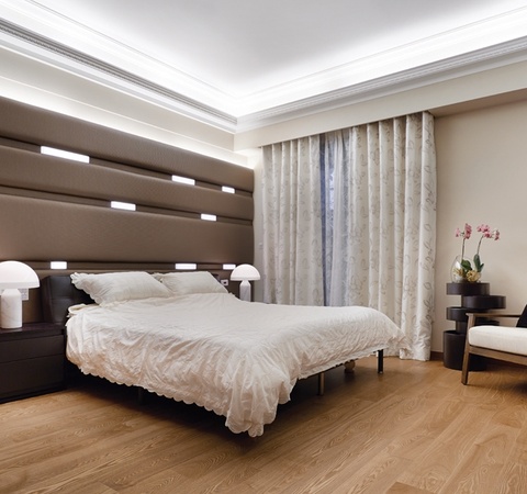 床头适宜悬挂时钟吗？